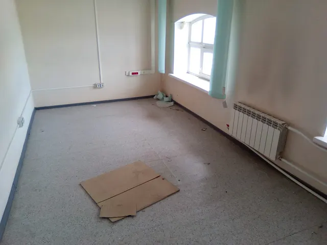 Земельный участок общей площадью 265,35 кв.м., кадастровый номер 70:21:0100058:8 , с расположенным на нем объектом недвижимого имущества - нежилое здание, общей площадью 294 кв.м., кадастровый номер 70:21:0100058:266, по адресу: Томская область, г. Томск, пл. Ленина, 12