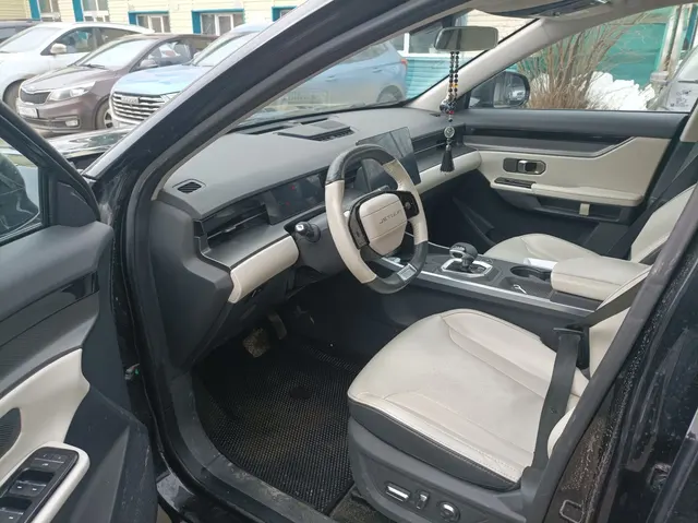 Легковой автомобиль Jetour Dashing, 2024 года выпуска, государственный номер М801ВУ18, идентификационный номер (VIN) HJRPBGFB4RB170045, № двигателя SQRE4T15CBTPL12285, рабочий объём двигателя – 1498 куб. см, мощность двигателя 146,8 л.с., 108 кВт.