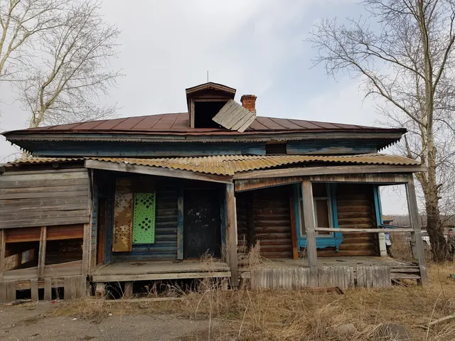 Здание, объект культурного наследия (памятник истории и культуры) народов Российской Федерации, состояние которого признано неудовлетворительным