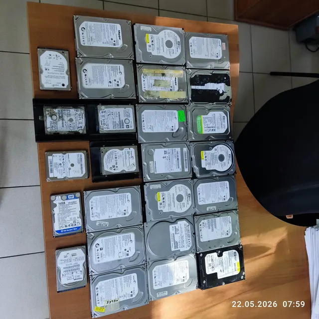 Лот №10 Накопители на жестких дисках объемом от 80 до 500 GB, регистрационный номер АС ПИБИ: 37-005904. Имущество ,бывшее в употреблении, имеются потертости, работоспособность не проверялась, документы отсутствуют.