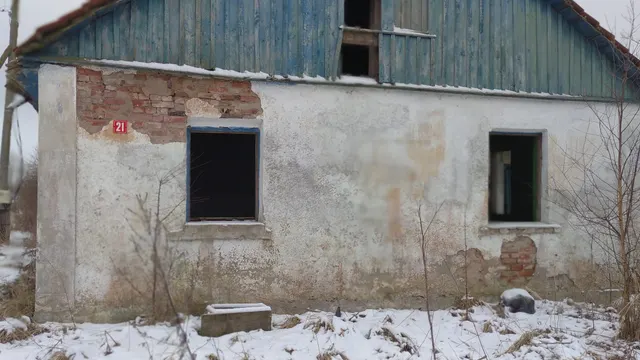 Нежилое здание (баня)  и земельный участок под объектом