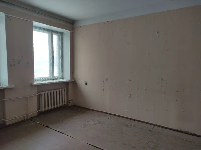 Нежилое помещение с кадастровым номером 37:08:050307:352, площадью 68,9 кв.м., расположенное по адресу: Ивановская область, р-н Комсомольский, г. Комсомольск, ул. Люлина, д. 16, пом. 75-79 (3 этаж, лит.А)