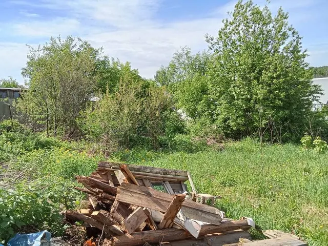 Жилой дом с земельным участком