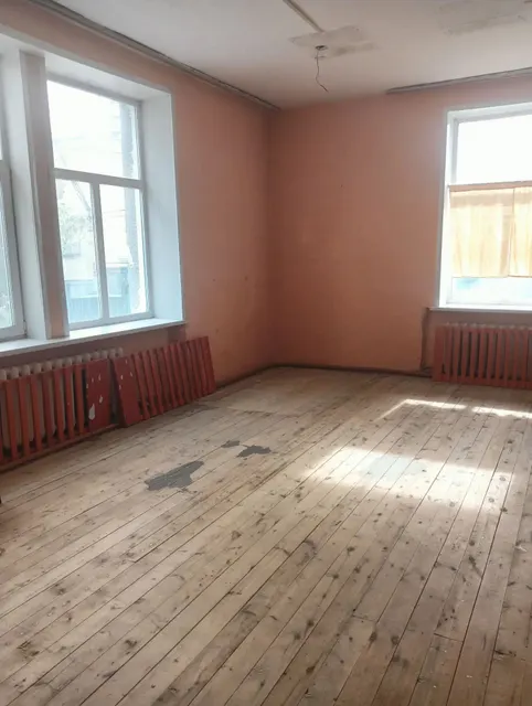 Здание и земельный участок расположенные