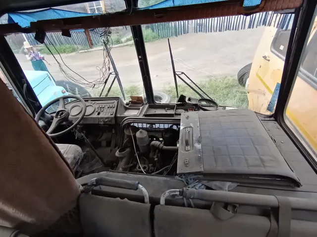 Автобус ПАЗ 32050R Идентификационный номер (VIN): Х1М32050R10008674; Наименование (тип ТС) – Автобус; Категория ТС – D; Год изготовления ТС – 2001; Модель, № двигателя – ЗМ3523400 11030965; Шасси (рама) № - отсутствует; Кузов (прицеп) № - 10008674; Цвет кузова (кабины) – Бело-зеленый; Мощность двигателя, кВт(л.с) – 96/130; Рабочий объем двигателя, куб.см – 4670; Тип двигателя – карбюраторный; Разрешенная максимальная масса, кг – 7705; Масса без нагрузки, кг – 4720; Организация изготовитель ТС (с