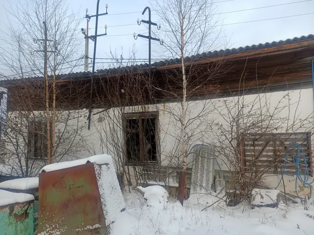 Комплекс зданий, назначение: сооружение производственное (гараж на 5 боксов 230,01 кв.м., контора площадью 85,2 кв.м., котельная площадью 51,1 кв.м., кадастровый №86:01:1001001:3645, расположенный по адресу: 628235, Ханты-Мансийский автономный округ - Югра, муниципальный район Кондинский, сельское поселение Половинка, п. Половинка, ул. Советская, сооружение 1