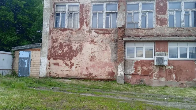 Объект аренды, площадь 201,10 кв. м, номера на поэтажном плане:  этаж 2, ком. 25 - 34, адрес (местонахождение) объекта: Тамбовская область, р-н Инжавинский, рп. Инжавино, ул. Ленинская, д. 54. Вход в объект аренды из общей входной группы