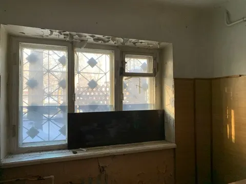 Нежилое помещение с кадастровым номером 76:23:000000:13582, площадью 47,7 кв.м., расположенное по адресу: Ярославская область, г. Ярославль, пр-кт Октября, д. 55а, пом. 1-6