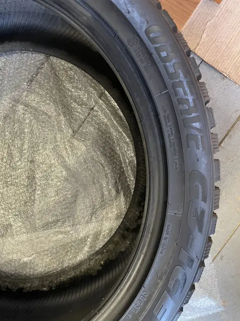 Автомобильная зимняя шина TOYO Observe G-3 Ice 295/40 R21