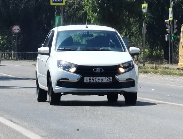 Легковой автомобиль Лада Гранта, 2023 г.в., г/н Н890УХ126, VIN XTA219040R0981764, адрес: Ставропольский край, Георгиевский район, станица Подгорная, ул. Луначарского, 82.