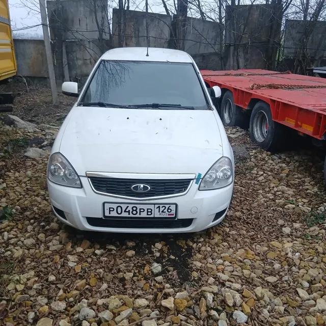 Залоговое имущество должника Гузиева В.В.: транспортное средство марки Лада 217050, тип – легковой седан, год выпуска 2016, идентификационный номер (VIN) XTA217050G0537240, регистрационный знак Р048РВ126, номер кузова (прицепа) XTA217050G0537240, запреты на регистрационные действия, адрес: Ставропольский край, Шпаковский район, с. Надежда, пр-д Зерновой, 6. Начальная продажная цена 395 600 рублей. Сумма задатка 60 000 рублей.