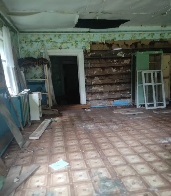 Нежилое здание с земельным участком по адресу: Ярославская область, Первомайский район, д.Менчаково, ул. Молодежная, д.3