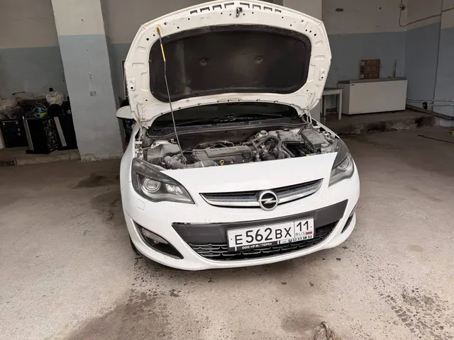 Автомобиль Опель P-J ASTRA, г.в. 2013, VIN: XUFPE6DC5Е3005845, г/н: Е562ВХ11, Документы: Нет, Ключи: Нет, Примечание: Нет. АС ПИБИ: 11-008549-1