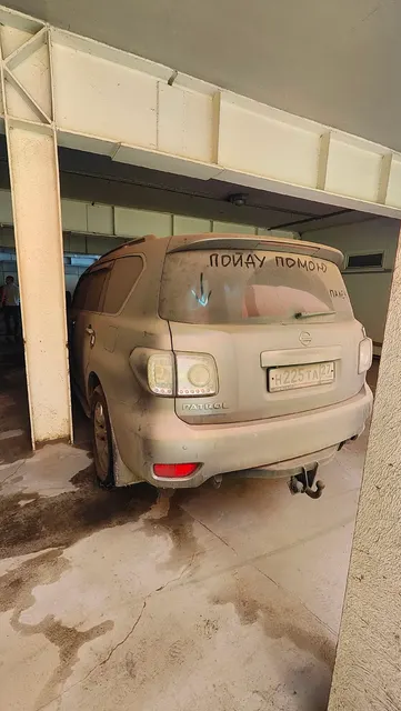 Автомобиль Nissan Patrol, легковой универсал, 2012 года выпуска.