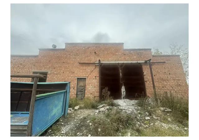 Право заключения договора купли-продажи муниципального имущества указанного в описании лота.