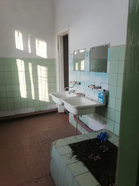 здание общей площадью 695,0 кв.м, кадастровый номер: 42:24:0301001:3593, расположенное по адресу: ул. Каркасная, строение 10б.