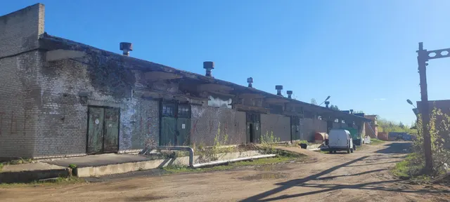 Нежилое здание склада общей площадью 1624,5 м2, расположенное по адресу: Россия, Красноярский край, г. Зеленогорск, ул. Майское шоссе, д. 19/1