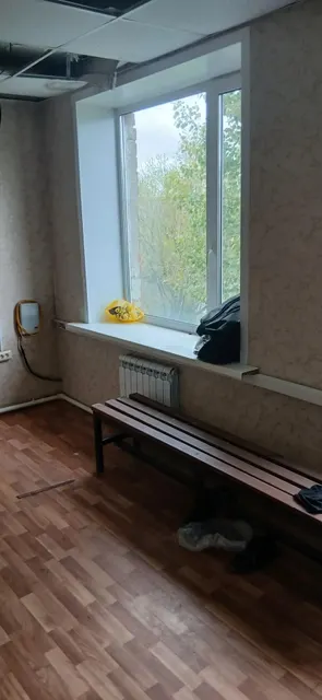 Нежилые помещения в нежилом здании гаража с  КН 66:11:0108004:549, общей площадью 202 кв.м.,  расположенные по адресу: Свердловская область, Ирбитский район, пгт.Пионерский,  ул. Ожиганова, д.9