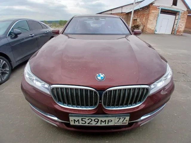 Легковой автомобиль БМВ 750LI XDRIVE, 2016 года выпуска, идентификационный номер (VIN): WBA7F21050G781206, № кузова (прицепа): WBA7F21050G781206, шасси (рамы): отсутствует, мощность двигателя: 449 л.с., 330,2 кВт, объем двигателя: 4395 куб.см, цвет: темно-красный, гос. номер М529МР77