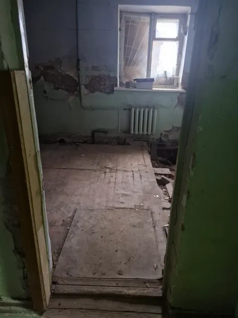 Нежилое помещение на цокольном этаже, кадастровый номер 11:12:1701010:2002, расположенное по адресу: Российская Федерация, Республика Коми, Муниципальный район Печора, городское поселение Печора, г. Печора, ул. Ленинградская, д. 22