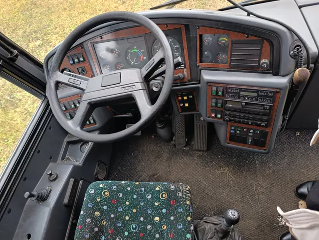 Автобус VOLVO MISTRAL 70, 2000 г.в., VIN YV3R2A11XYA008158 (Годные остатки).
