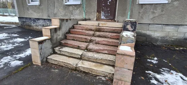 Нежилое здание, назначение: нежилое, наименование магазин, общей площадью 118,0 кв. м., расположенное по адресу: Иркутская область, городской округ город Братск, город Братск, жилой район Центральный, тупик Крылатый, здание 4А. Целевое назначение объекта: для организации торговли промышленными и продовольственными товарами (в том числе кондитерскими и хлебобулочными изделиями) без реализации алкогольной продукции, для организации размещения пункта выдачи товаров.