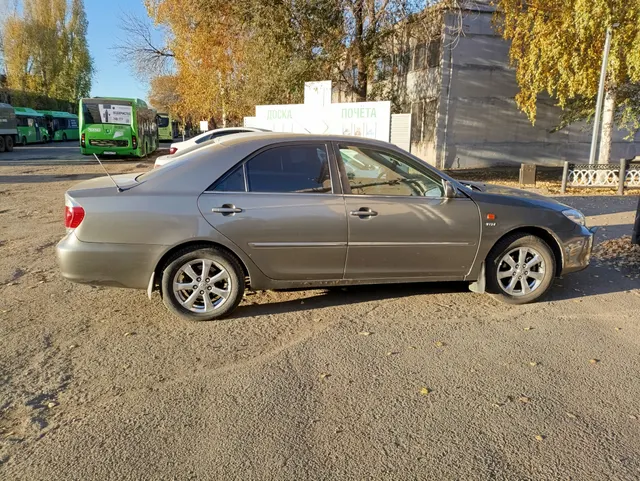 Автомобиль TOYOTA CAMRY