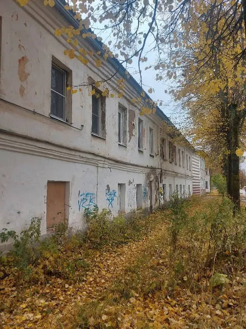 Нежилое помещение, площадь 189,7 кв. м; нежилое помещение, площадь 308,4 кв. м, расположенные по адресу: Новгородская область, м.о. Старорусский, г. Старая Русса, ул. Кириллова, д. 6