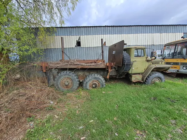 Автомобиль Урал 5557