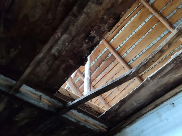 нежилое здание (дом досуга, школы) назначение: нежилое (на разбор), общей площадью 200,00 кв. м.2., расположенное по адресу: Российская Федерация, Алтайский край, Змеиногорский район, п. Новохарьковка, ул. Школьная, д. 6