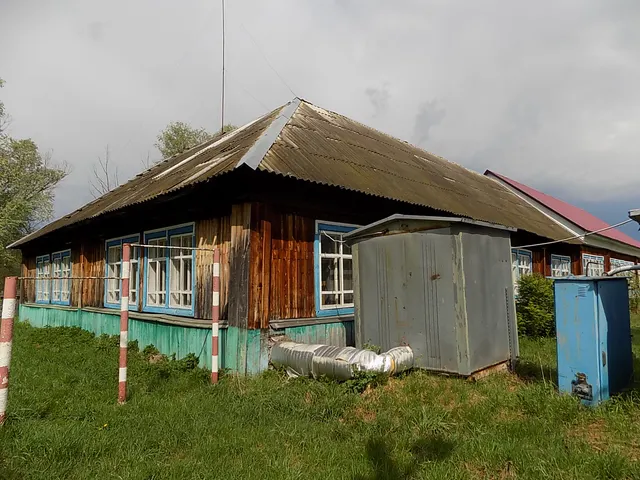 Нежилое здание школы, нежилое здание школы-пристроя с оборудованием и земельным участком, расположенных по адресу: Республика Башкортостан, Краснокамский район, с/с Новобуринский, д.Маняк, ул.Чапаева, 2 "А"
