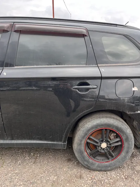 Имущество должника Улитина Д.В.: транспортное средство Mitsubishi Outlander, марки универсал, год выпуска 2013, VIN Z8TXTGF2WDM028999, г/н A870AУ126, номер кузова (прицепа) Z8TXTGF2WDM0289992, ограничения: запреты на регистрационные действия, адрес: Ставропольский край, г. Минеральные Воды, пр-кт 22 Партсъезда, 134. Начальная продажная цена 555 050 рублей. Сумма задатка 85 000 рублей.