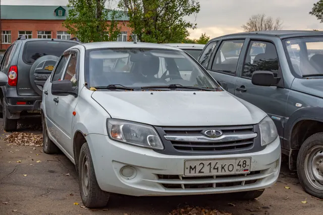 Автомобиль легковой, марка, модель ТС: LADA, 219010  LADA GRANTA, 2013 года выпуска, идентификационный номер (VIN): XTA219010EY070473; модель и номер двигателя – 11186, 6058086, цвет кузова – белый по адресу: Липецкая обл., г. Липецк, ул. 9 Мая, д.20а