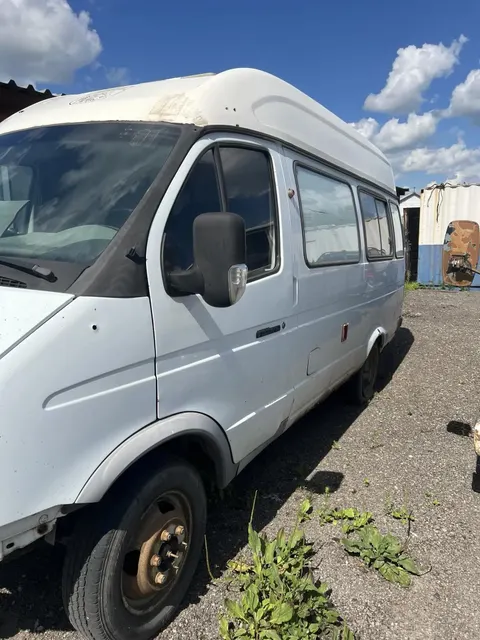 Грузовой фургон 32214, 2008 г.в., г/н К900МТ24, VIN X9N32214080002177, цвет белый. Идентификационные номера не сверялись, рабочее состояние не проверялось, в наличии ключ, документы отсутствуют. Должник ООО «КОНТИНЕНТ». Обременения: Залог, запреты на рег. действия. Начальная цена 250000,00 руб. Задаток 38000,00 руб. (пор. 2396)