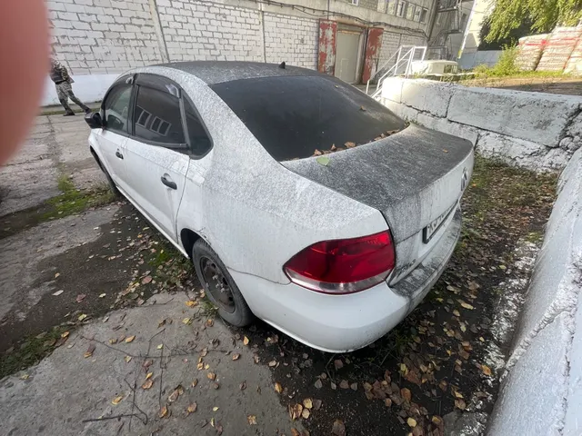 Легковой автомобиль седан Volkswagen POLO, 2013 г.в., г/н K340MA124, VIN XW8ZZZ61ZEG007305, номер кузова XW8ZZZ61ZEG007305, номер двигателя 475666, цвет белый. Начальная цена продажи 586 300 руб. Задаток 87960 руб.