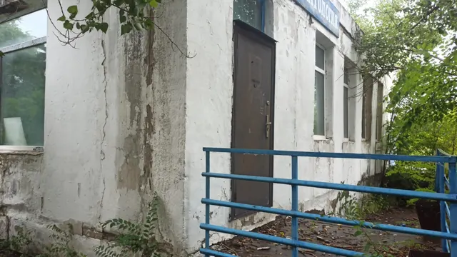 земельный участок площадью 2949 кв.м., кадастровый номер 55:31:111101:5964, местоположение: Омская область, Черлакский район, р.п. Черлак, ул. Победы, РНФИ П11560005389, с расположенным на нем объектом недвижимого имущества: хозяйственный корпус, площадью 775,4 кв.м., назначение: нежилое, кадастровый номер 55:31:000000:1715, адрес: Омская область, Черлакский район, р.п. Черлак, ул. Победы, д. 43, РНФИ П12560008348
