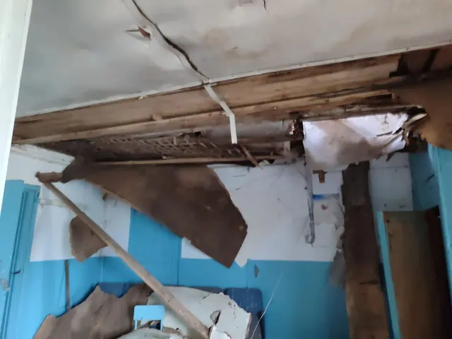 нежилое здание (дом досуга, школы) назначение: нежилое (на разбор), общей площадью 200,00 кв. м.2., расположенное по адресу: Российская Федерация, Алтайский край, Змеиногорский район, п. Новохарьковка, ул. Школьная, д. 6