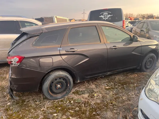 Легковой автомобиль универсал LADA GFK110 LADA VESTA, 2019 г.в., г/н M984KH19, VIN ХТАGFK110КY302437, номер кузова ХТАGFK110КY302437, номер двигателя 4055792, цвет коричневый. Начальная цена продажи 700 000 руб. Задаток 105050 руб.