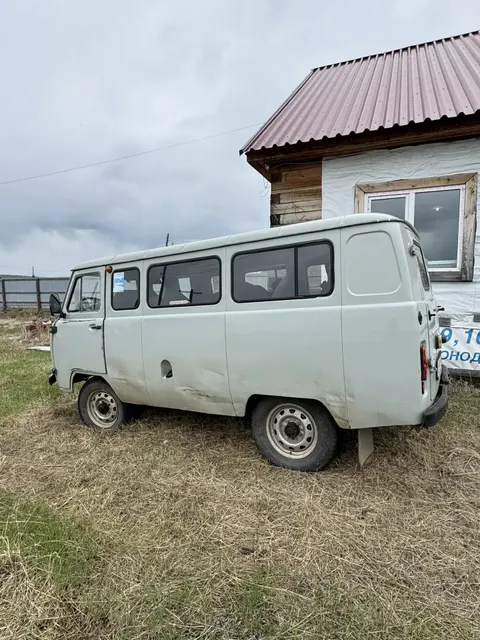 Автомобиль УАЗ-220695