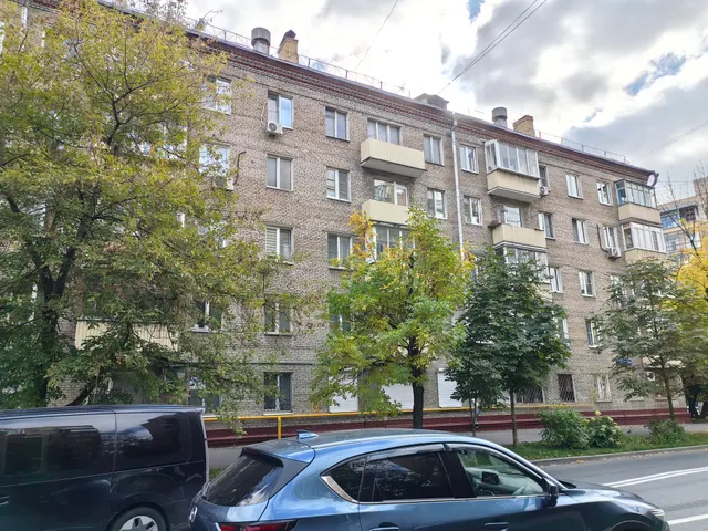 Продажа имущества, находящегося в собственности города Москвы: жилое помещение по адресу: г. Москва, ул. Ефремова, д. 15/22, кв. 38,  общей площадью 44,3 кв. м. (Этаж № 5), кадастровый номер: 77:01:0005011:1332