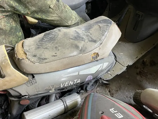 Мопед марки Vento, год выпуска не установлен, модель BY49QT-2F, VIN: R4BB0311LX121036.