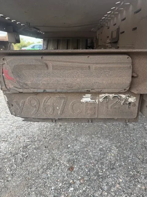 Грузовой автомобиль МАЗ 6312В9-429-012, 2013г.в., г/н У967СЕ124, VIN Y3M6312B9D0000990, номер кузова отсутствует, номер шасси Y3M6312B9D0000990, номер двигателя ЯМЗ-651.0 D0010280, цвет зеленый. Начальная цена продажи 1 630 300 руб. Задаток 244560 руб.