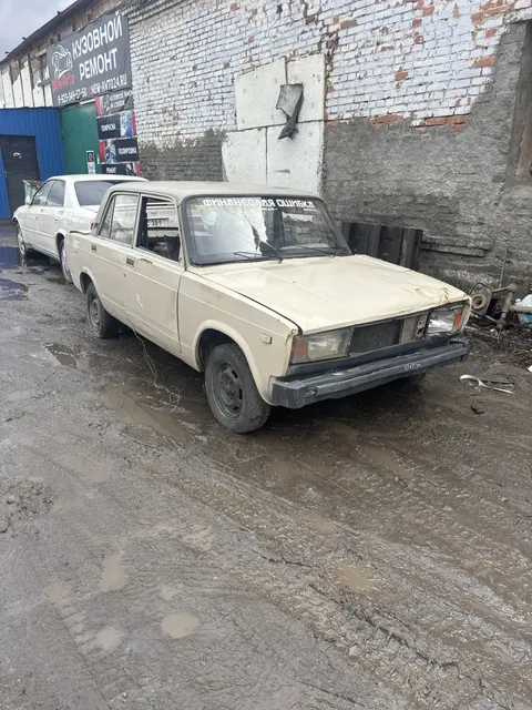Автомобиль ВАЗ 2105, без г/н (Т426РН24), 1983г.в., VIN XTA210500D0361700. Рабочее состояние, и комплектность автомобиля не проверялось. Находится в г. Красноярск, данное имущество обращено в доход государства (Документы, ключи отсутствуют) (41/26)