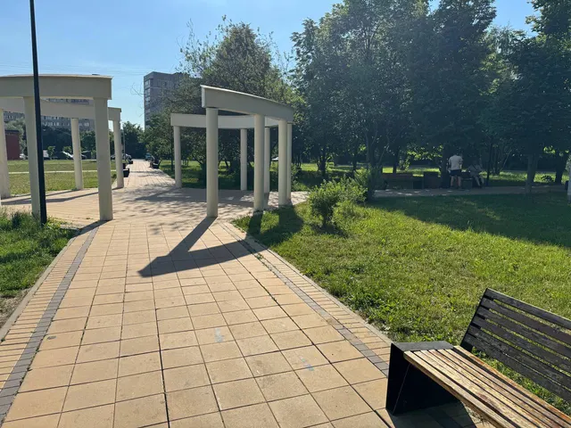 Сити-формат  отдельностоящий, экран, размер 1,2 м*1,8 м, количество сторон - 2, размер одной стороны - 2,16 кв.м., номер размещения рекламной конструкции в схеме - № 70-И
