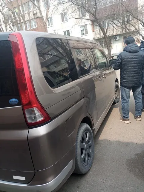 АМСТ Nissan Serena, г.в. 2006, г/н У008АЕ125, №кузова С25122164, №двиг. 163395А, соб-к Садиров Н.С.О. (имеются обременения: Постановление Уссурийского районного суда ПК от 24.07.2015г.)