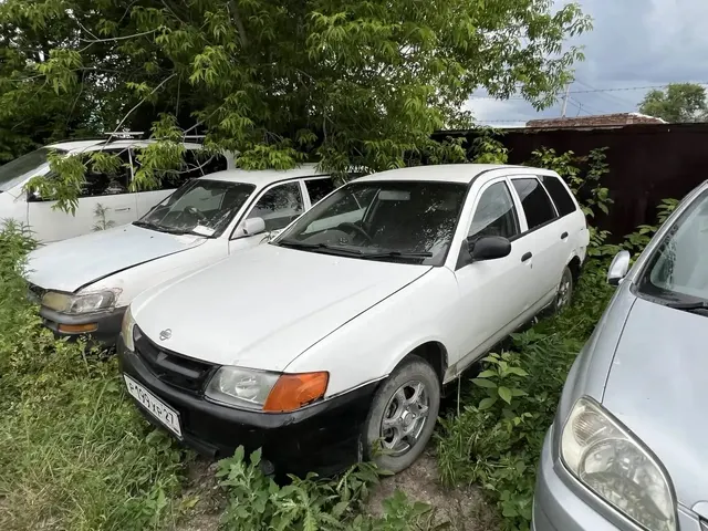 Автомобиль «NISSAN AD государственный регистрационный знак Р 199 XP 27, 2000 года выпуска, номер кузова VY11011630,цвет белый,имеются повреждения по кузову.