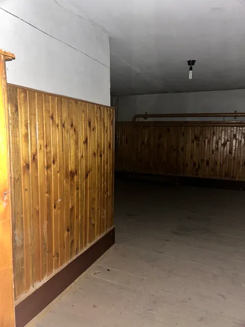 Нежилое помещение площадью 202,1 кв.м., с кадастровым номером 74:15:0704013:628, по адресу: Челябинская область, р-н Нагайбакский, с. Фершампенуаз, пер. Дальний, д.2, пом.1