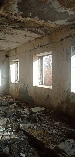 Нежилое здание, одноэтажное, общей площадью 145,5 кв. м, кадастровый номер 25:28:070101:1083, расположенное по адресу: Приморский край, г. Владивосток, остров Попова, ул. Подгорная, зд. 23Б, с земельным участком площадью 480,0 кв. м, кадастровый номер 25:28:070101:1189, расположенным по адресу: Приморский край, г. Владивосток, остров Попова, ул. Подгорная, земельный участок 23Б/1