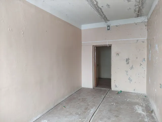 Нежилое помещение с кадастровым номером 37:08:050307:370, площадью 16,8 кв.м., расположенное по адресу: Ивановская область, р-н Комсомольский, г. Комсомольск, ул. Люлина, д. 16, пом. 64 (3 этаж, лит.А)