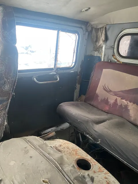 (повторные торги) Грузовой автомобиль УАЗ-390945, 2012 г.в., г/н Р865КВ124, VIN XTT390945C0460170, № шасси (рамы) 330360С0481462, цвет белая ночь. Идентификационные номера не сверялись, рабочее состояние не проверялось, ключи и документы отсутствуют, автомобиль закрыт. Должник ООО «СИБПРОМИНВЕСТ». Обременения: Арест, запреты на рег. действия.  Начальная цена продажи 424065,00 руб. Задаток 64000,00 руб. (пор. 1787)
